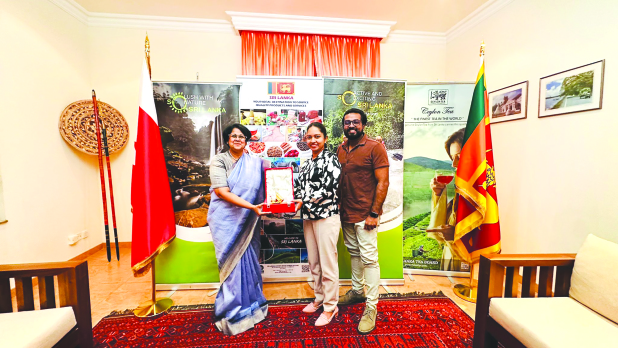 Two Sri Lanka School teachers are honoured